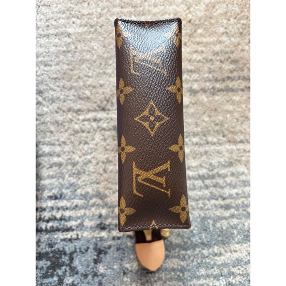 LOUIS VUITTON Monogram Toiletry Pouch 15 - Picture 7 of 10